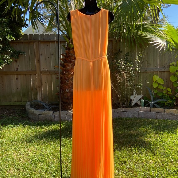 Halston Heritage Dress in Tangerine 🧡 size 6 - Picture 3 of 4